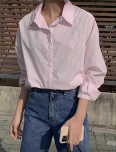 レターパッチ ドロップショルダー シャツ ピンク