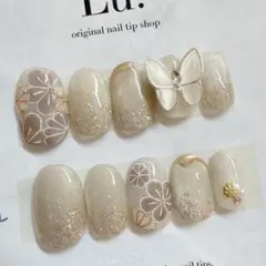 和柄ネイル　サイズオーダー　シャンパンゴールド　ベージュ　蝶々パーツ　花柄