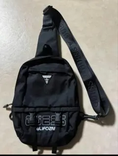 GUESS　ブラック ボディバッグ