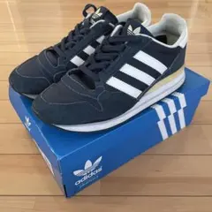 ネイビー スニーカー