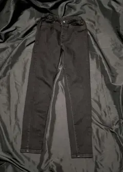 GU　150 　ズボン　ブラック パンツ ゴムウエスト　ストレッチ