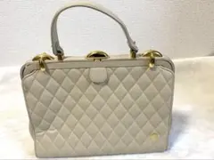 KIMIJIMAハンドバッグ　レザー　キルティング　ゴールド金具 ホワイトのサムネイル
