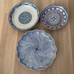 青と白のスワールパターン皿、他合計3枚