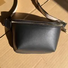 ブラック ボディバッグ レザー