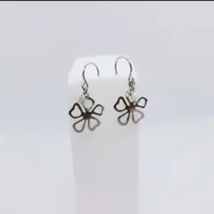 ☆ラスト１点!!☆　ピアス　花　青石　フラワー