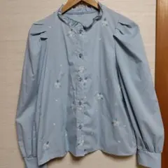 花柄刺繍 フリルネック 長袖ブラウス ライトブルー　150センチ