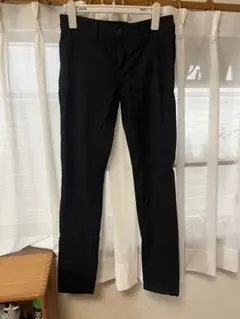 ユニクロ-黒-スキニー