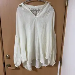 IENA スキッパー襟 ボリューム袖 ブラウス シャツ　イエローのサムネイル