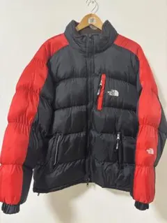 THE NORTH FACE ダウンジャケット ブラック/レッド