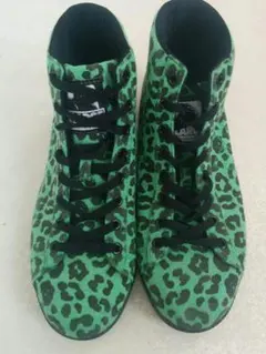 エクストララージmadfootコラボスニーカー