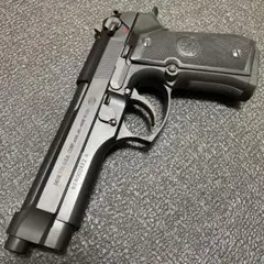 【マルイ】M92ミリタリーモデル LEON風カスタム　ブラック×ハーフシルバー マルイ】M92ミリタリーモデル LEON風カスタム ブラック×ハーフ