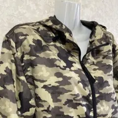 ジップアップ　カモフラ柄　フード付き ジャケット　Lサイズ　ベージュ