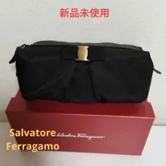 フェラガモ ポーチ 新品未使用 ヴァラ ブラック サルヴァトーレフェラガモ　黒のサムネイル