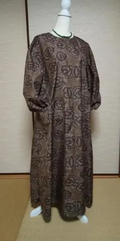 大島紬リメイク、花柄バルーン袖ワンピース ブラウン