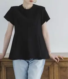 完売品 anuke Uneck Peplum Tops ブラック - メルカリ
