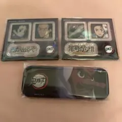 鬼滅の刃　ダイニング　お楽しみくじ　アクリルステッカー　缶バッジセット