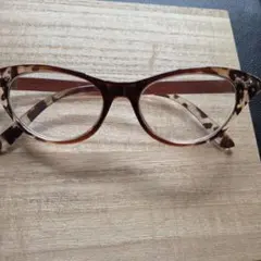 キャットアイ型ブラウントートイズシニアグラス