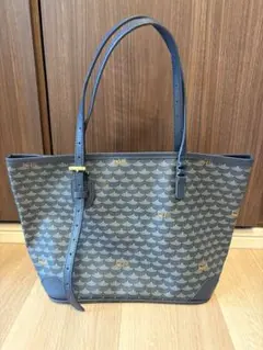 ブルーショルダーバッグ