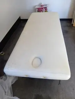 エステベッド ホワイト 手動昇降式 状態良好 美品 マッサージベッド 