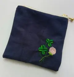 クローバー刺繍の帆布ミニファスナーーポーチ