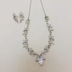LoveTiara ラブティアラ ネックレス　ピアス　セット　リーフ