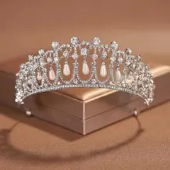 B227パールティアラ  ウエディング　ティアラ ダイアナバーズ.ノット 卒業式