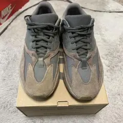 YEEZY BOOST 700 WAVE RUNNER MAUVE