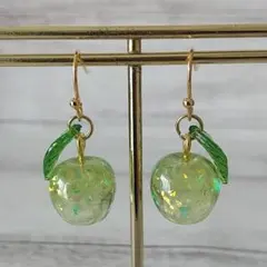 No.2530 青りんご ピアス ハンドメイド レジン
