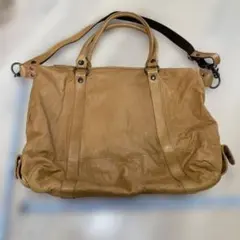 レザー ショルダーバッグ ライトブラウン 約横40cm x 縦30cm