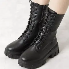 【超美品】厚底レースアップミドルブーツ　編み上げブーツ　地雷系