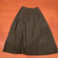 美品　koe カーキロングスカートのサムネイル