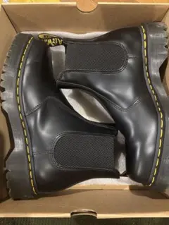 Dr.Martens サイドゴアチェルシーブーツ 箱付き未使用 OVY - メルカリ