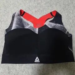 新品未使用 Reebok スポーツブラ Mサイズ ブラック