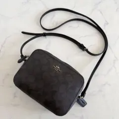☆美品☆ コーチ　カメラバッグ　ショルダーバッグ 斜めかけ　シグネチャー