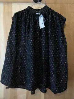 未使用ドットプリントギャザーブラウス ドット柄 フレンチ袖 黒ブラウス