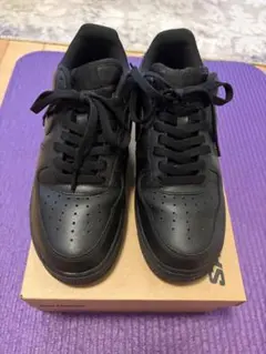 NIKE AIR FORCE 1 ブラック　27センチ