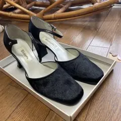 ブラック ベルベット ストラップパンプス　25.5㎝　セレモニー⭐︎パーティー