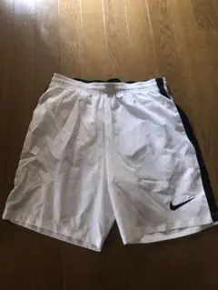 Nike DRI-FIT ホワイトショートパンツ L