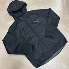 PUMA フード付き ブラック ジャケット　中綿ジャケットのサムネイル