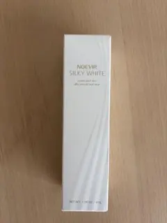 NOEVIR ノエビア 薬用シルキーホワイト＜医薬部外品＞のサムネイル