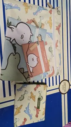 うさまる　恐竜　ポーチ