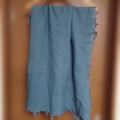 ウールストール フリンジ付き くすみのあるブルー系 約124×124cm