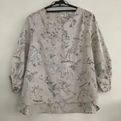 larmoire de luxe ラーモワールドゥリュクス　花柄　ブラウス