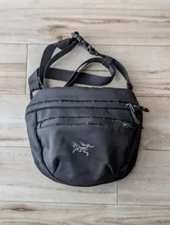 ARC'TERYX アークテリクス 旧マカ2 廃盤モデル 初期 ショルダーバッグ ARC'TERYX アークテリクス 旧マカ2 廃盤モデル 初期 ショルダー