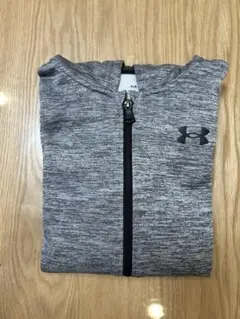アンダーアーマー　フード付パーカー 150cm