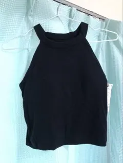 GU ブラフィールクロップドホルターネックタンクトップ 黒 ブラック