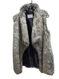 Bershka　ベルシュカ　ファーベスト