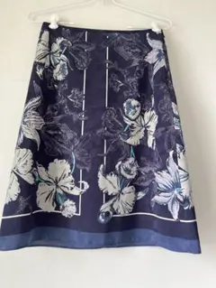 カトレア柄スカート　ネイビー系