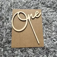ケーキトッパー　One 新品・未使用　木製