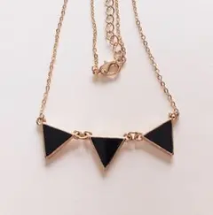 ネックレス　トライアングル　三角形